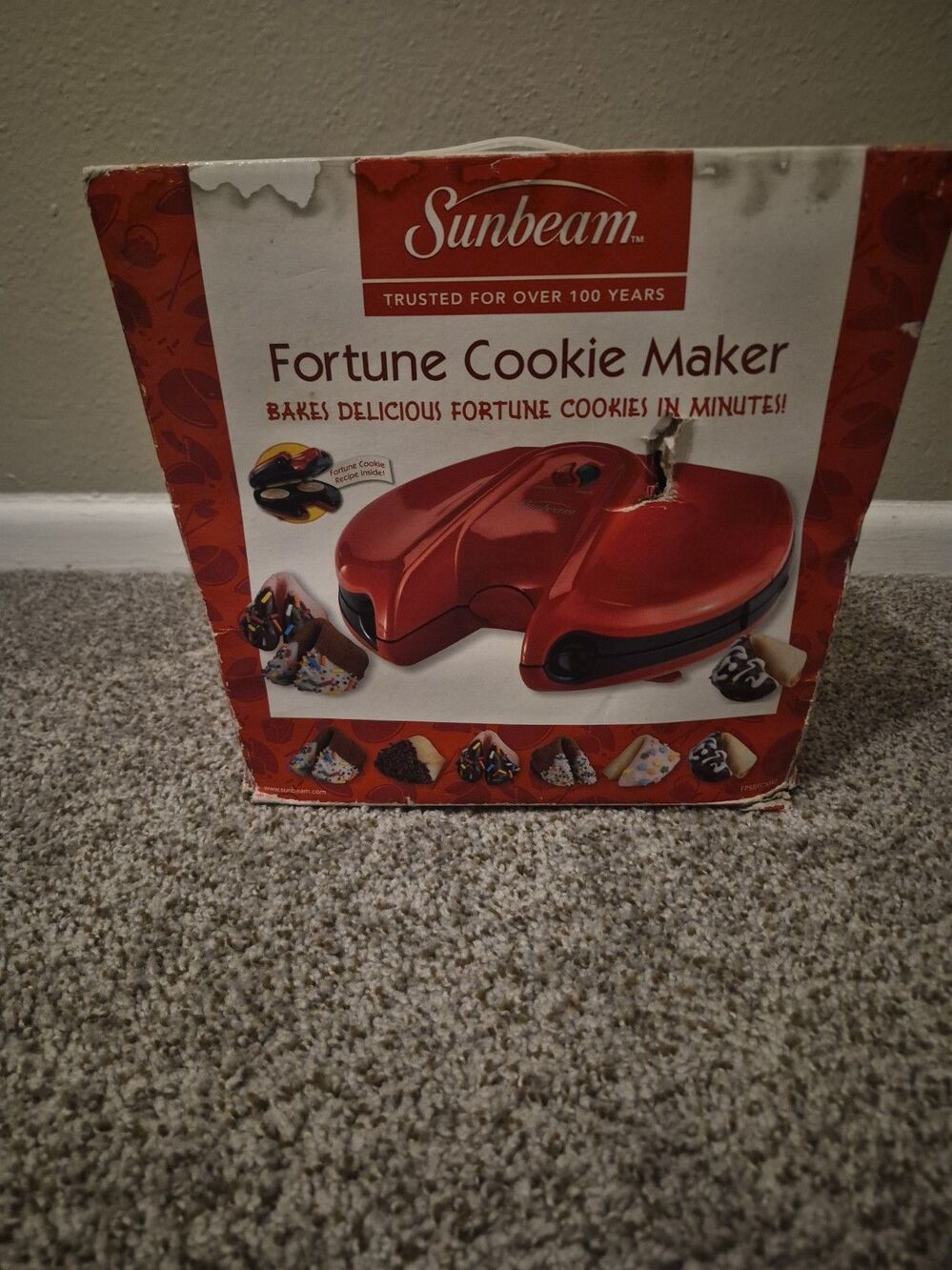 Sunbeam Fortune Cookie Maker Machine Press FPSBFCM40 Damaged Box Nib